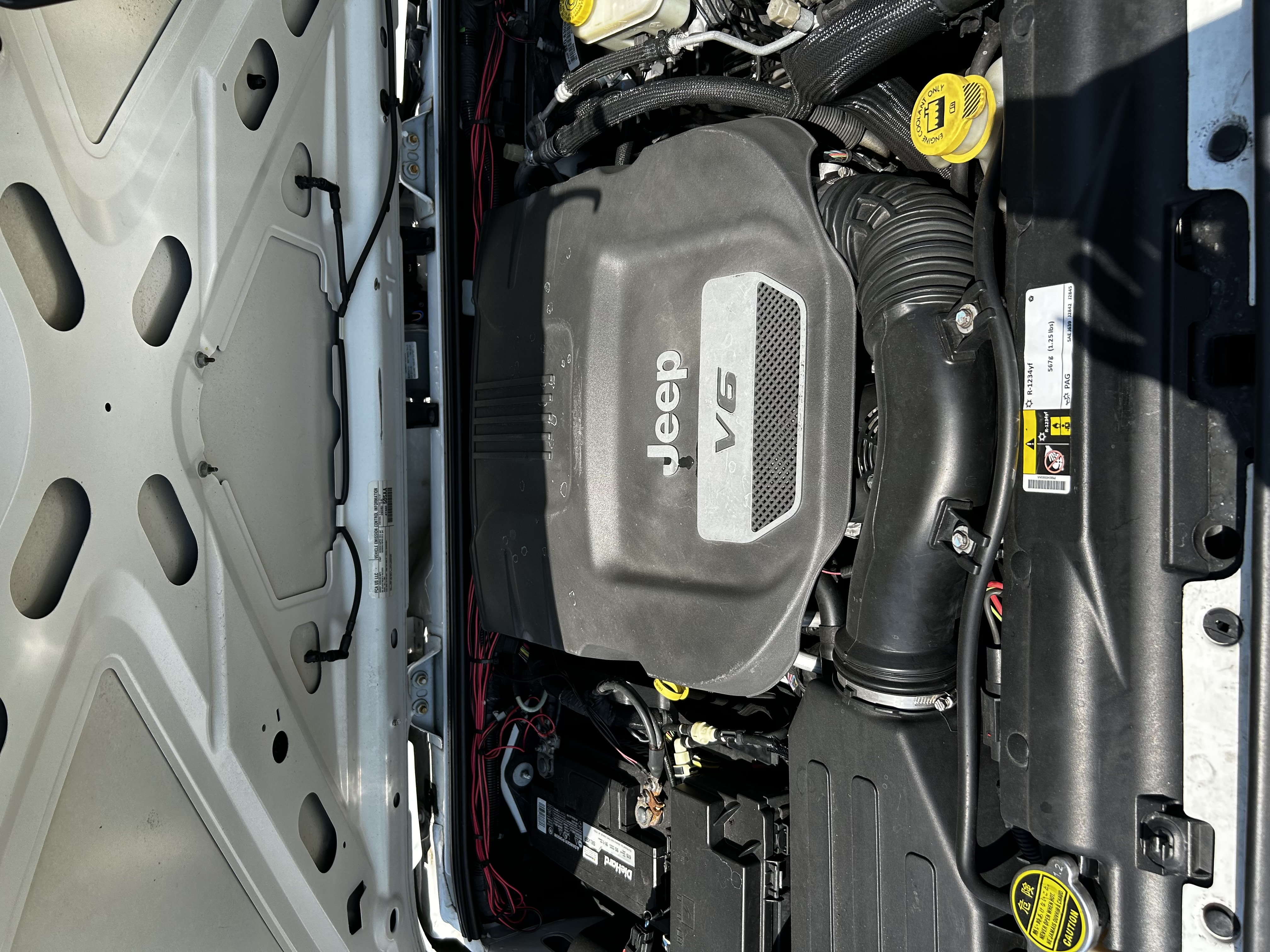 Used 2016 Jeep Wrangler Sport w/ Connectivity Group AWD/4WD image 8