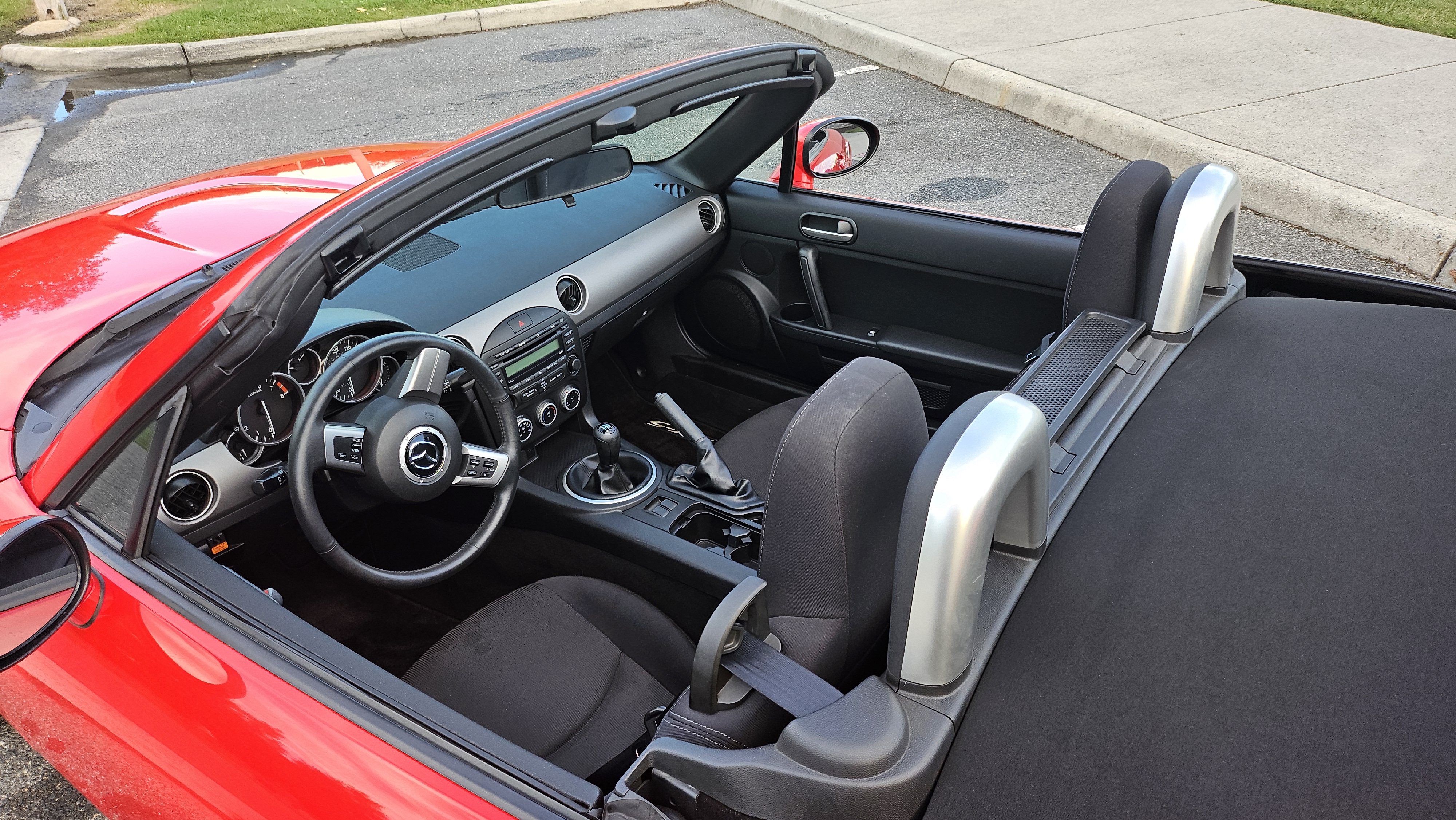 Used 2009 MAZDA MX-5 Miata Sport w/ Convenience Pkg RWD image 9