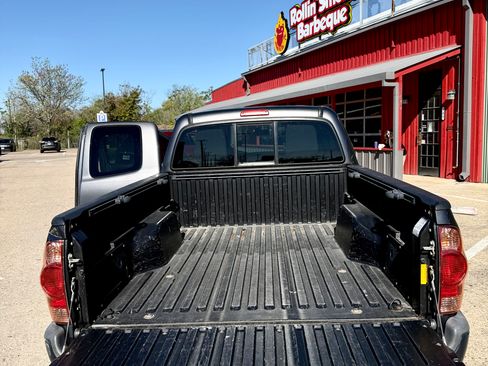 Used 2014 Toyota Tacoma PreRunner w/ Convenience Package image 17