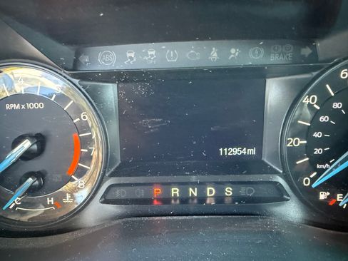 Used 2016 Ford Explorer XLT image 11