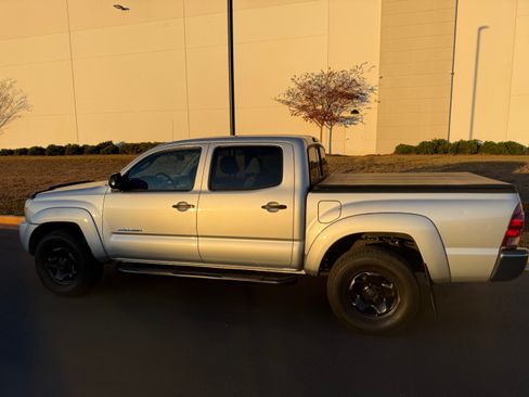 Used 2006 Toyota Tacoma PreRunner image 4