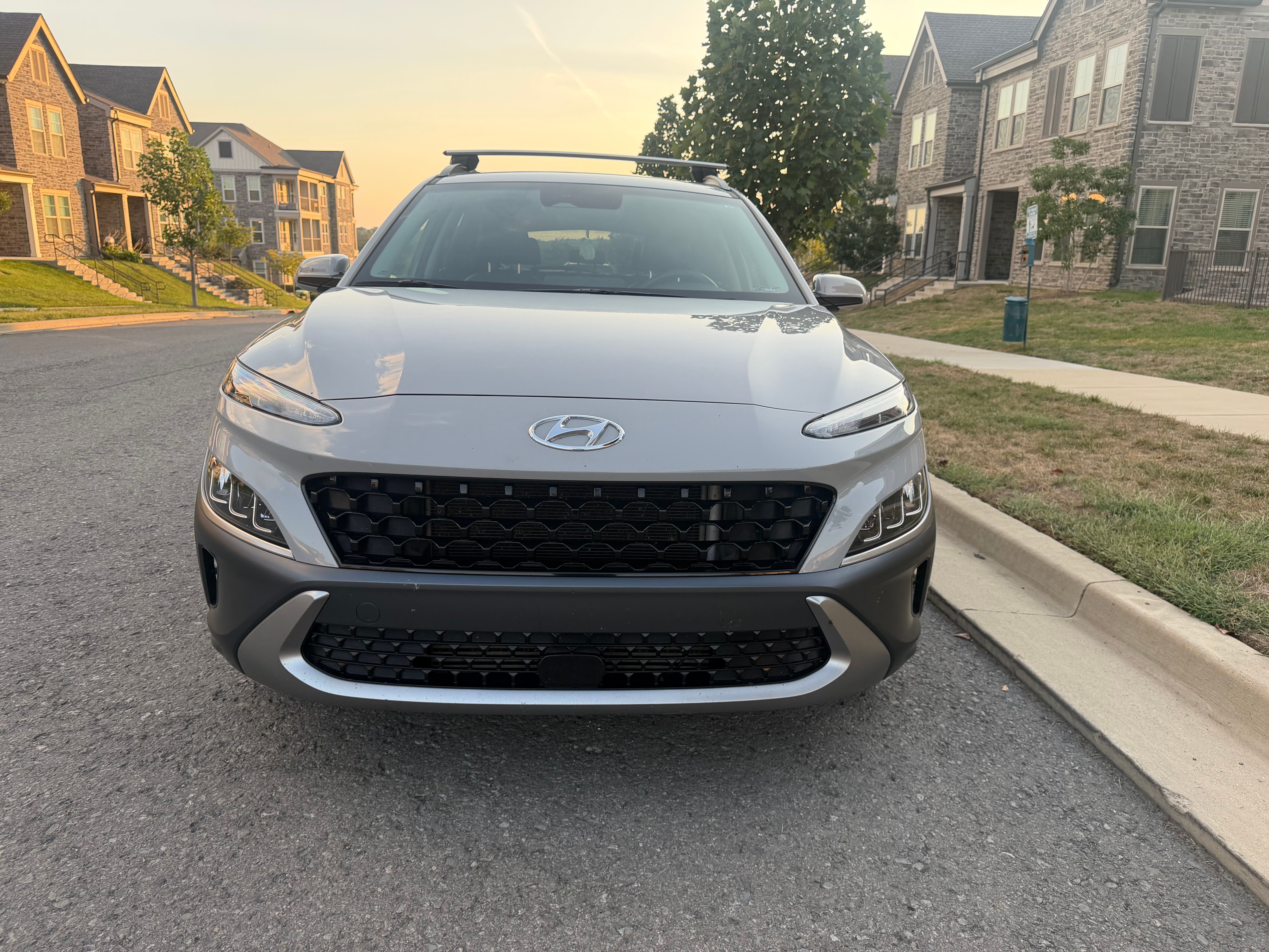 Used 2022 Hyundai Kona Limited AWD/4WD image 4