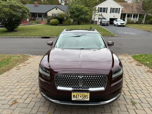 Used 2022 Lincoln Nautilus Reserve image 4