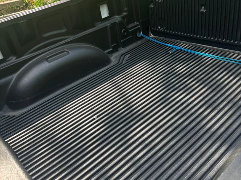 Used 2017 Ford F150 XLT image 10