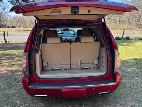 Used 2013 Cadillac Escalade Premium image 1