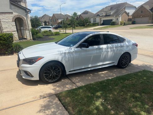 Used 2018 Genesis G80 3.3T Sport RWD image 2