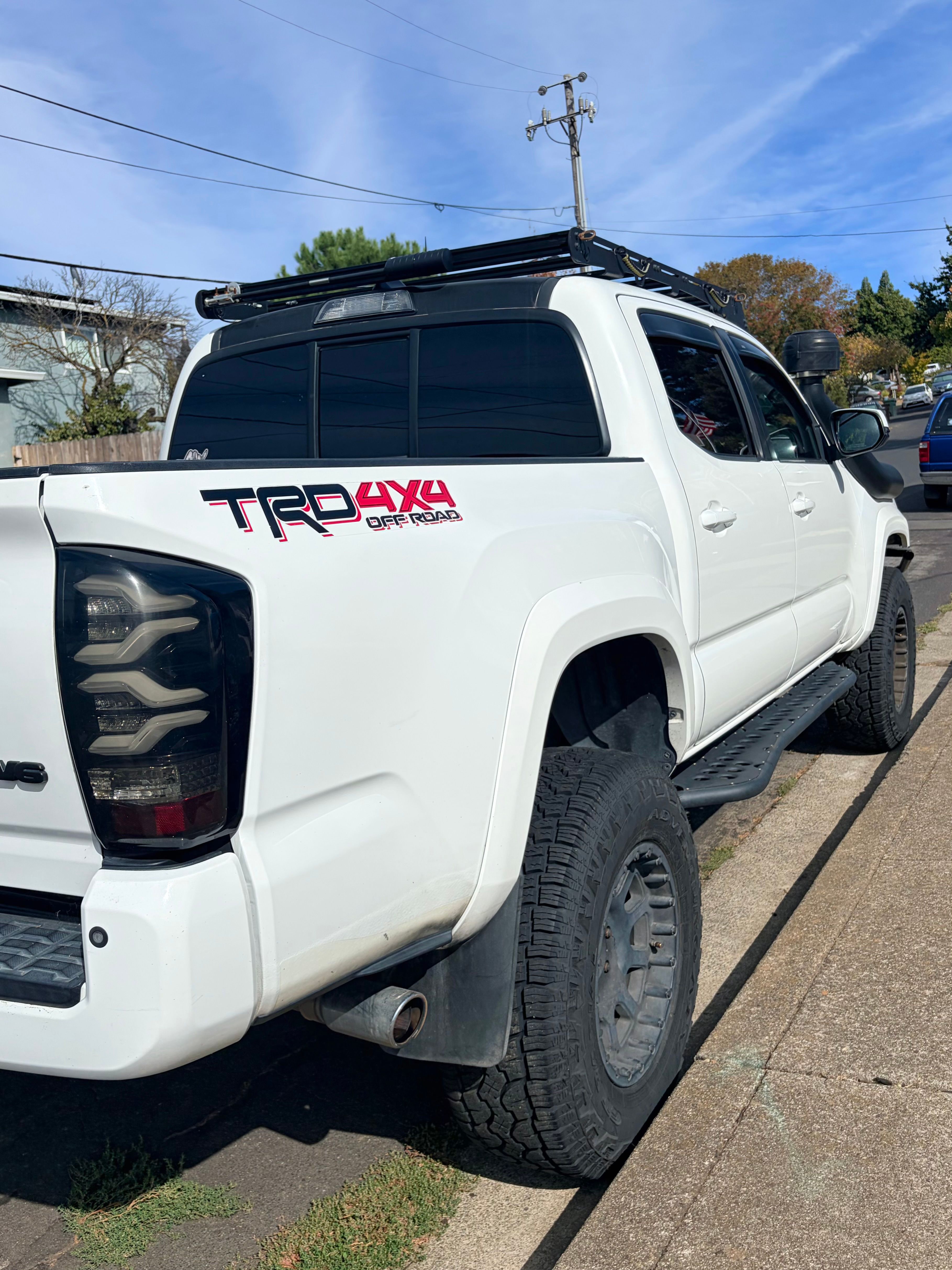 Used 2016 Toyota Tacoma TRD Off-Road AWD/4WD image 5