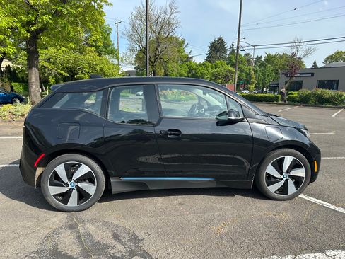 Used 2016 BMW i3 w/ Range Extender RWD image 2