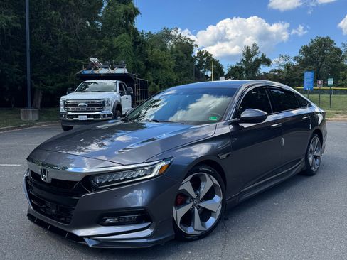 Used 2018 Honda Accord Touring image 1
