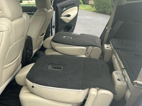 Used 2020 Buick Enclave Premium w/ Sun and Sites Package image 12