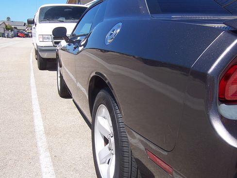 Used 2013 Dodge Challenger SXT image 10