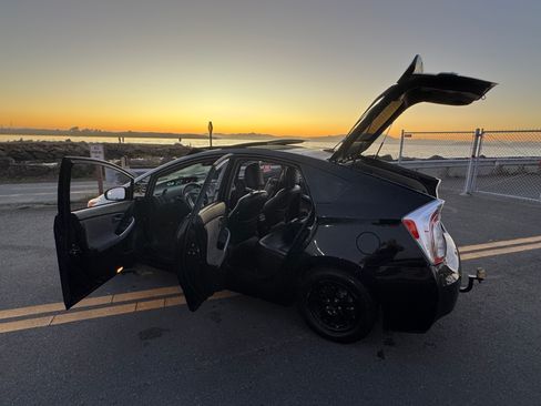 Used 2015 Toyota Prius Four image 21