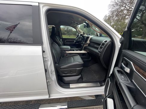 Used 2020 RAM 2500 Laramie image 10
