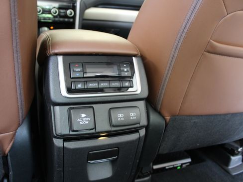 Used 2019 Subaru Ascent Touring w/ Popular Package #2A AWD/4WD image 11
