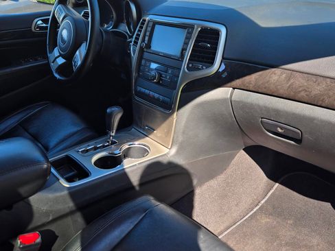 Used 2011 Jeep Grand Cherokee Laredo image 14