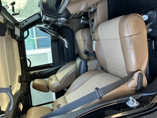 Used 2012 Jeep Wrangler Unlimited Rubicon w/ Connectivity Group AWD/4WD image 13