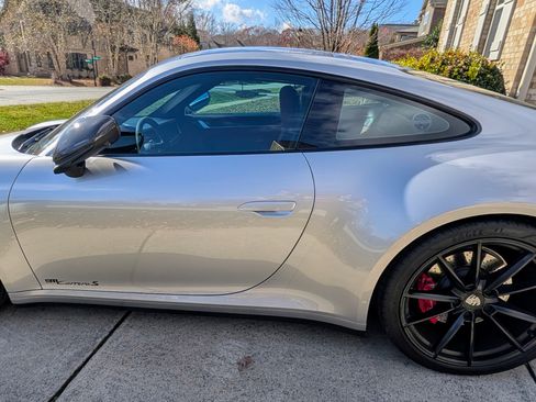 Used 2020 Porsche 911 Carrera S image 2