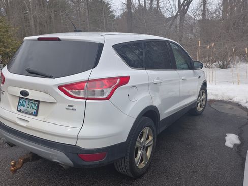 Used 2014 Ford Escape SE image 9