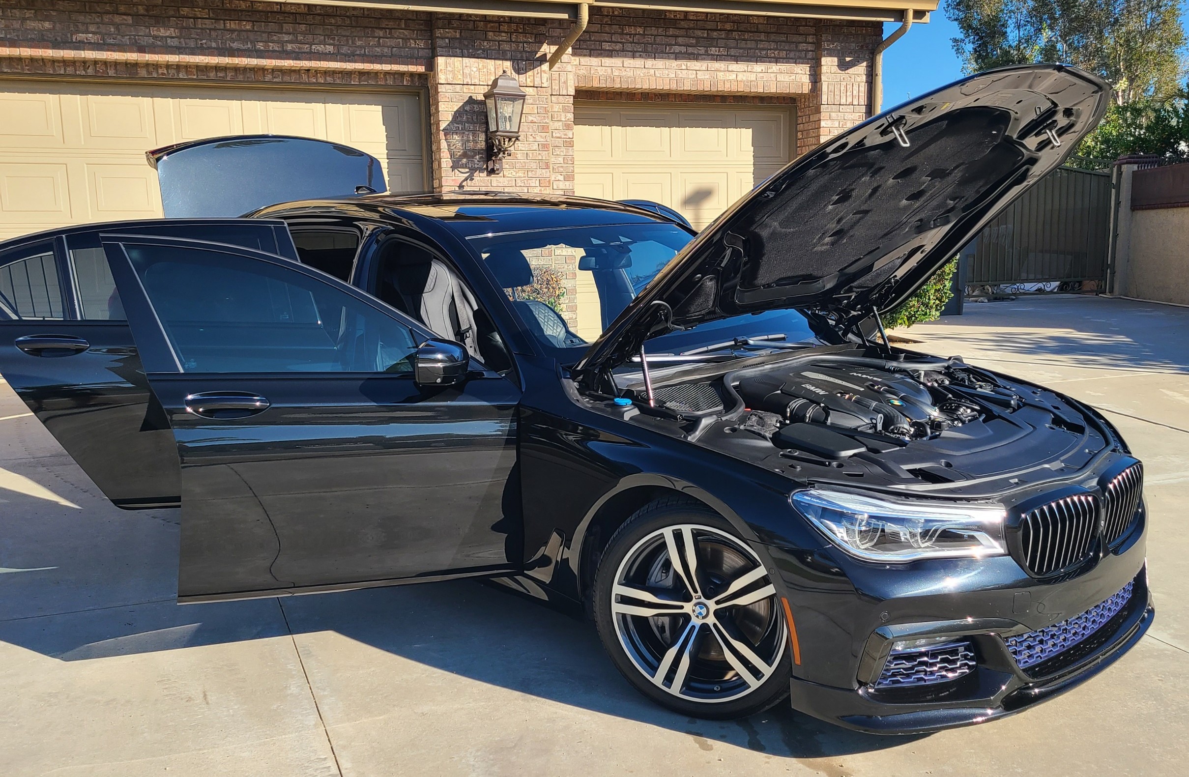 Used 2017 BMW 750i RWD image 16