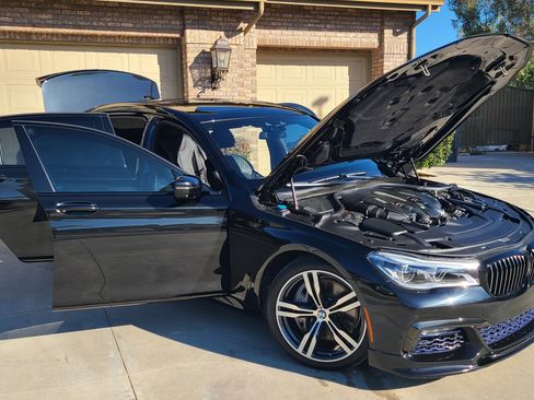 Used 2017 BMW 750i RWD image 16