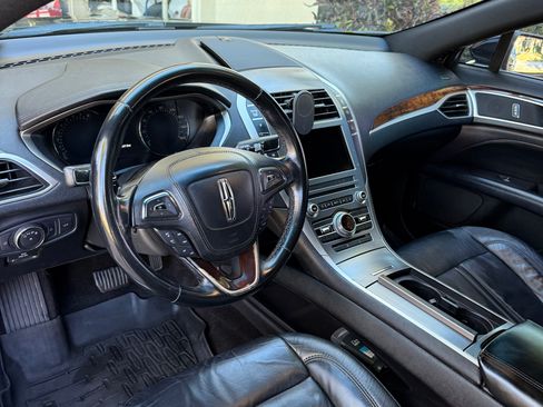 Used 2017 Lincoln MKZ Select image 10