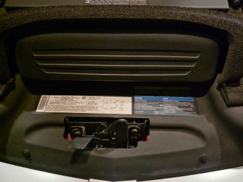 Used 2005 Chevrolet SSR Convertible Pickup 2D w/ Preferred Equipment Group image 8