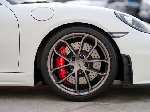 Used 2021 Porsche 718 Cayman GT4 RWD image 10