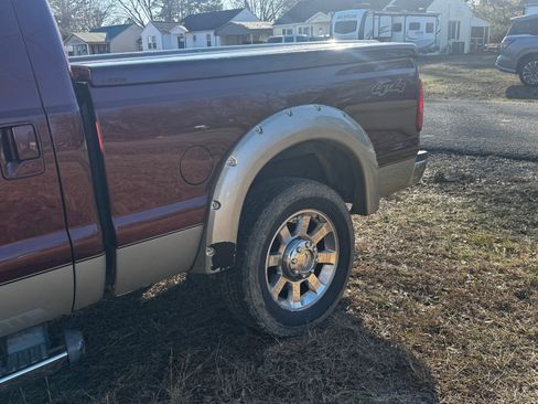 Used 2010 Ford F250 Lariat image 16