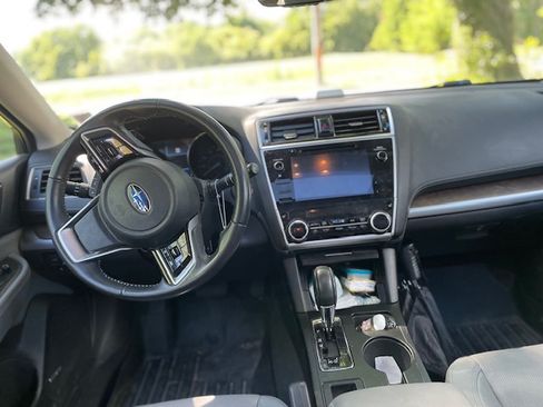 Used 2018 Subaru Outback 2.5i Limited AWD/4WD image 5