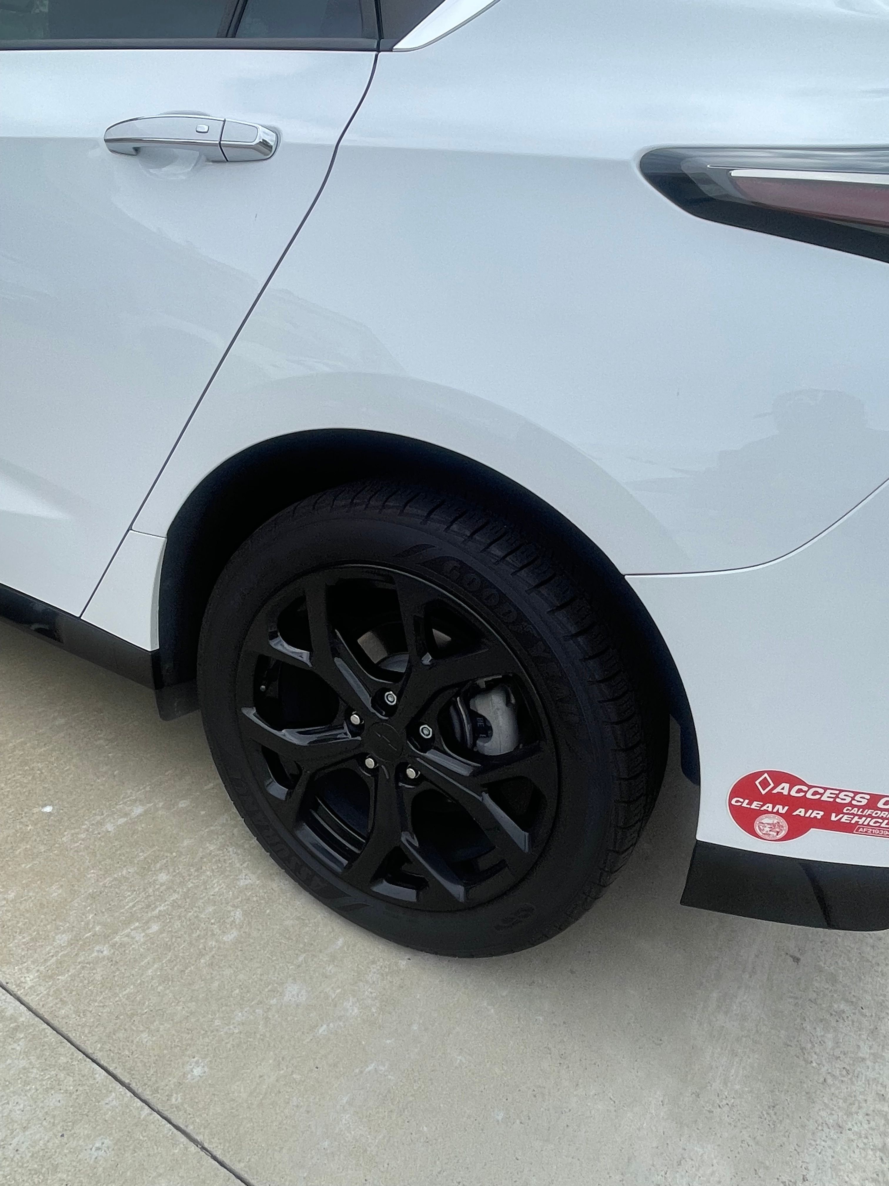 Used 2018 Chevrolet Volt Premier w/ Driver Confidence Package FWD image 9