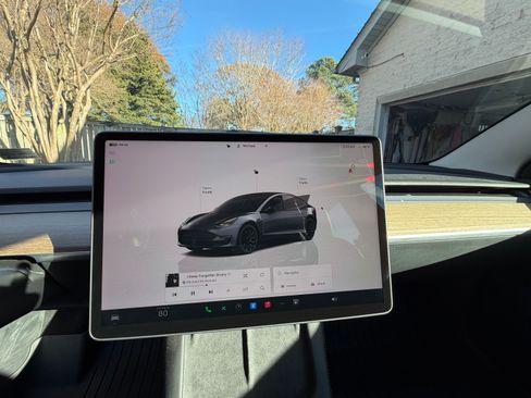 Used 2023 Tesla Model 3 Performance image 13