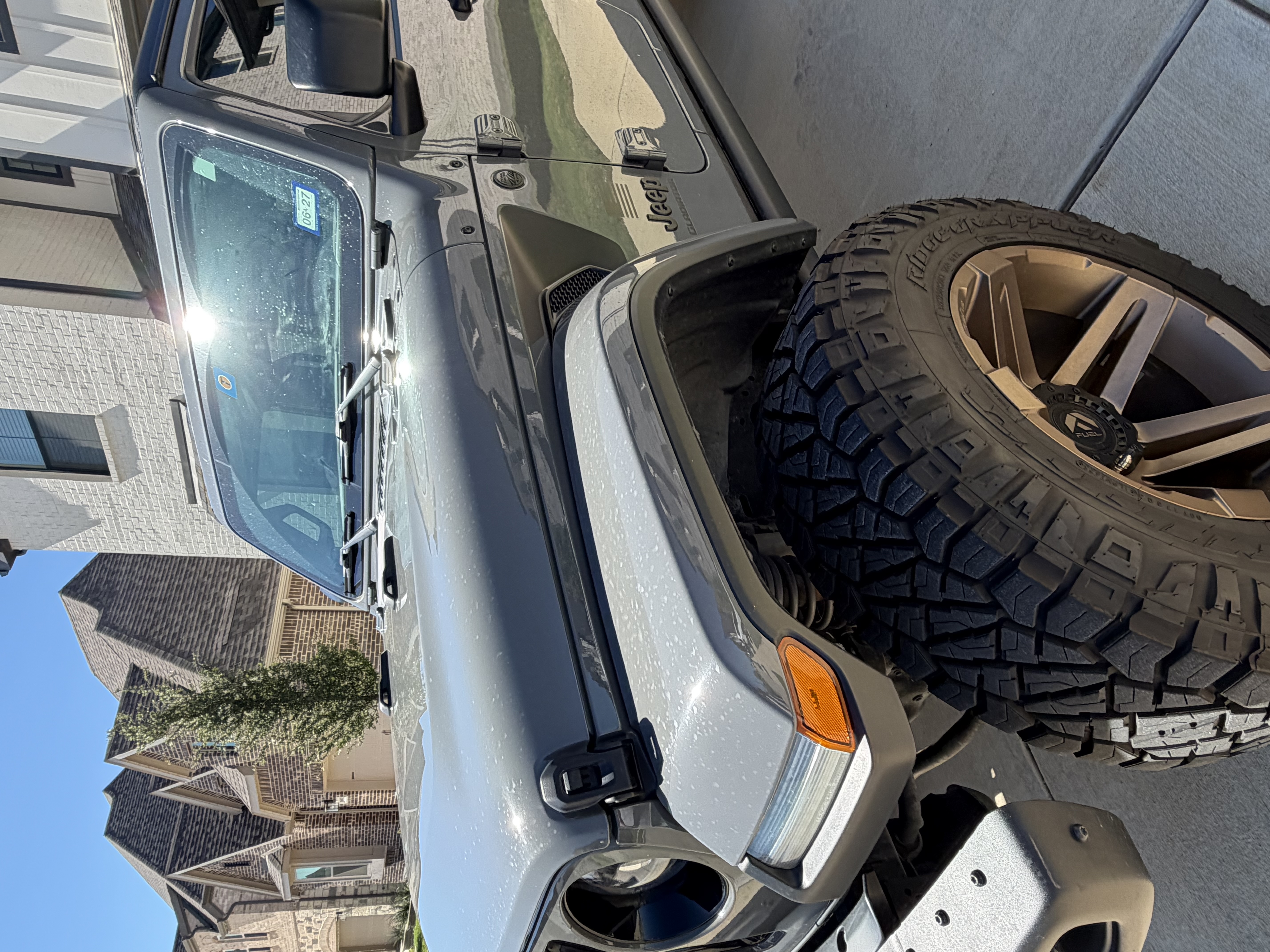 Used 2023 Jeep Gladiator Sport AWD/4WD image 8