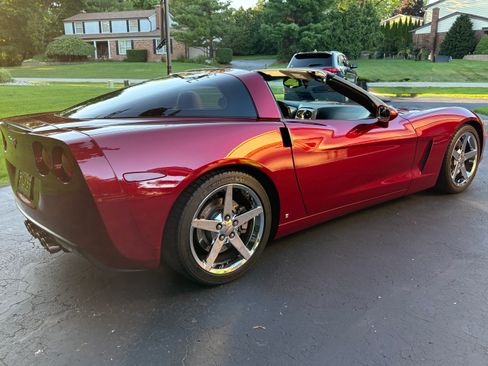 Used 2007 Chevrolet Corvette Coupe w/ Preferred Equipment Group RWD image 4