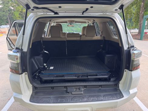 Used 2016 Toyota 4Runner SR5 image 5