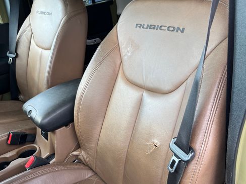 Used 2013 Jeep Wrangler Unlimited Rubicon w/ Connectivity Group image 19