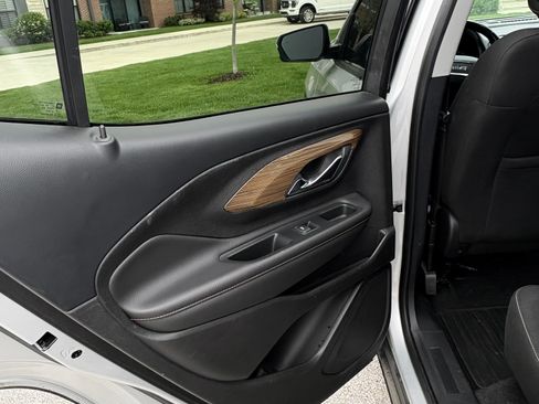 Used 2019 GMC Terrain SLE w/ Driver Convenience Package FWD image 8