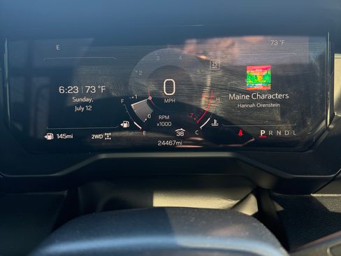 Used 2025 GMC Acadia AT4 w/ Luxury Package AWD/4WD image 9
