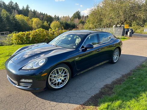 Used 2010 Porsche Panamera 4S image 2
