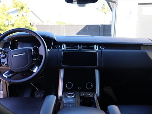 Used 2019 Land Rover Range Rover HSE image 9