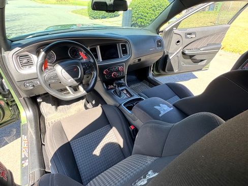 Used 2022 Dodge Charger Scat Pack w/ Dynamics Package image 21