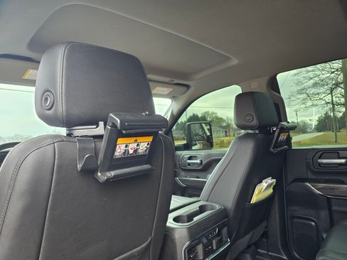 Used 2021 Chevrolet Silverado 2500 LTZ w/ LTZ Plus Package image 13