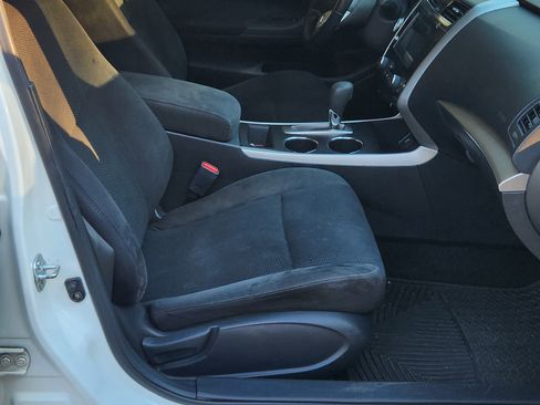 Used 2015 Nissan Altima 2.5 SV w/ Convenience Package image 9