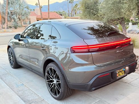 Used 2024 Porsche Macan 4 Electric image 7