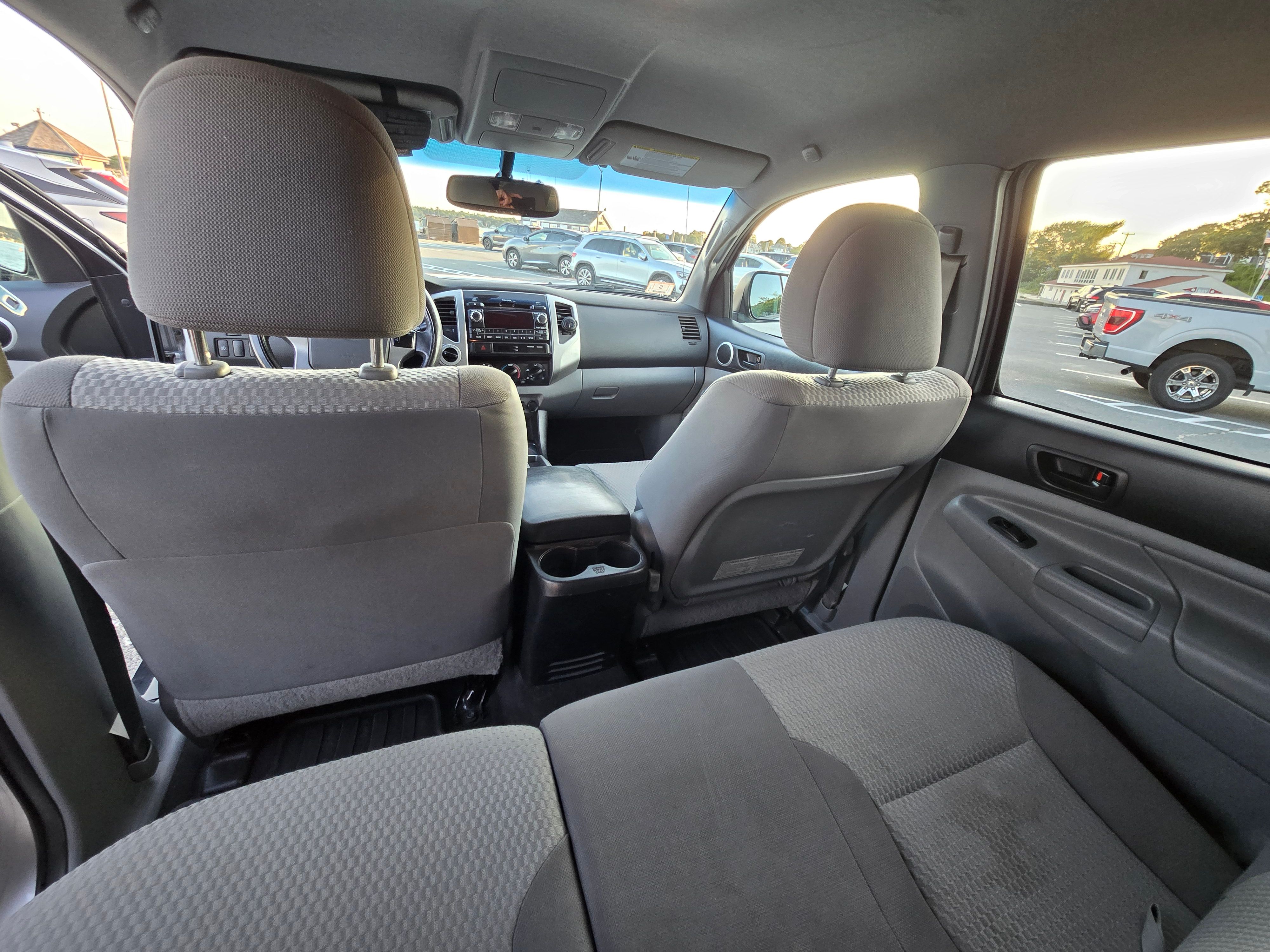 Used 2012 Toyota Tacoma 4x4 Double Cab w/ SR5 Pkg image 12
