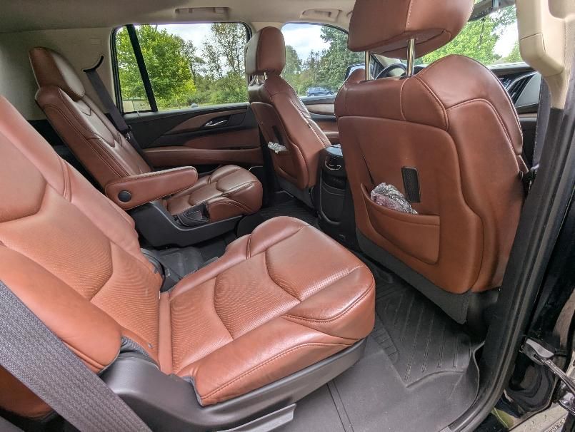 Used 2017 Cadillac Escalade Premium Luxury AWD/4WD image 10