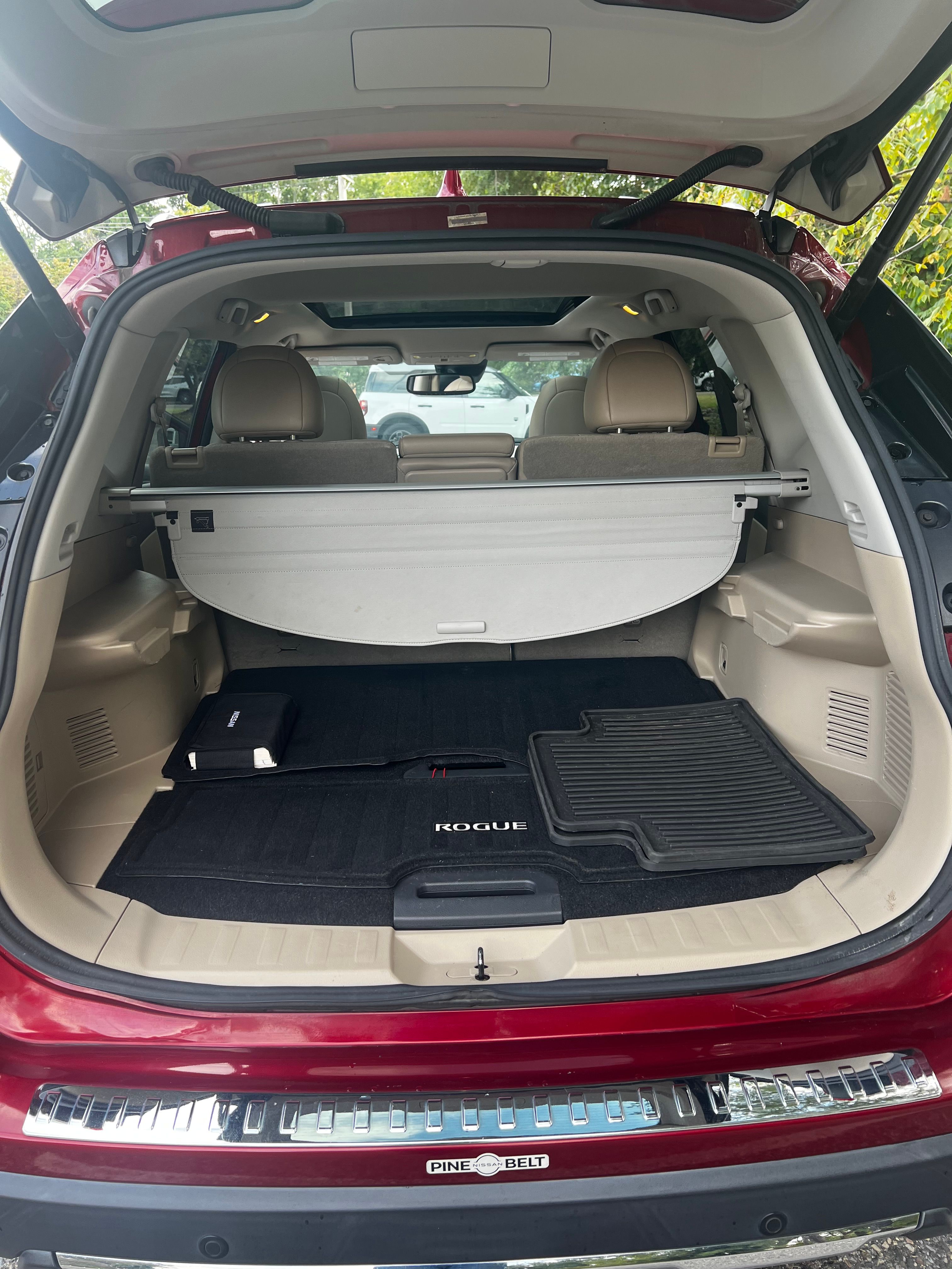 Used 2019 Nissan Rogue SL w/ Premium Package AWD/4WD image 6