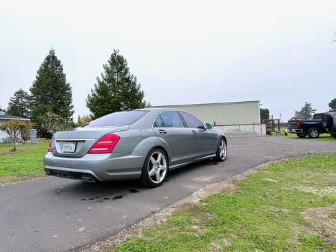 Used 2011 Mercedes-Benz S 550 image 9
