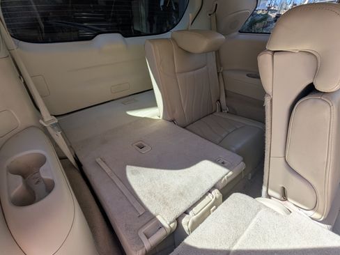 Used 2013 INFINITI JX35 35 Sport Utility 4D w/ Premium Pkg image 2