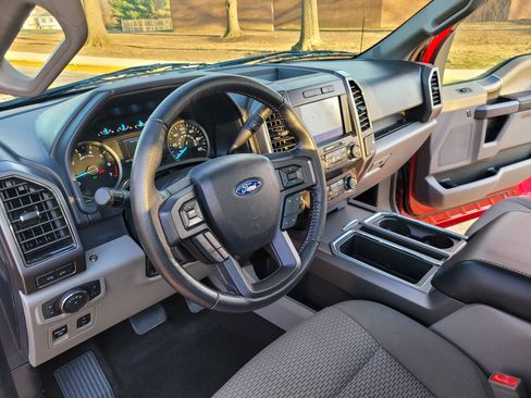 Used 2019 Ford F150 XLT w/ Equipment Group 302A Luxury image 12
