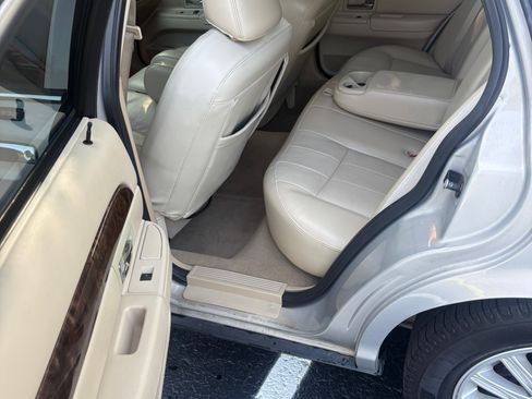 Used 2010 Mercury Grand Marquis LS RWD image 6